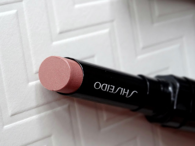 Shiseido Veiled Rouge Lipstick in BE 301 (Carrera), RD 302 (Rosalie)