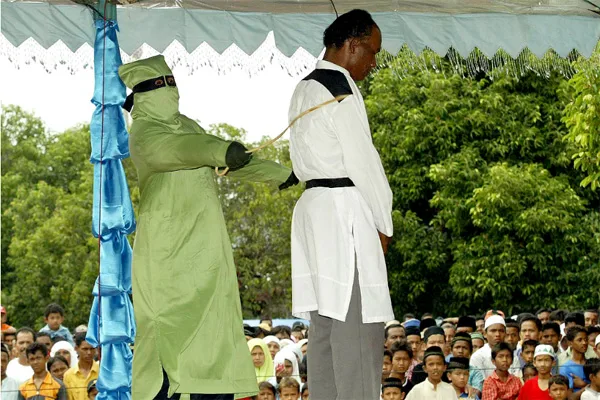  Indonesian Faints during Punishment for Sharia-banned immoral activities; Revived, Whipped Again, Then Sent to Hospital,News, Religion, Youth, Punishment, Injured, Hospital, Treatment, World.