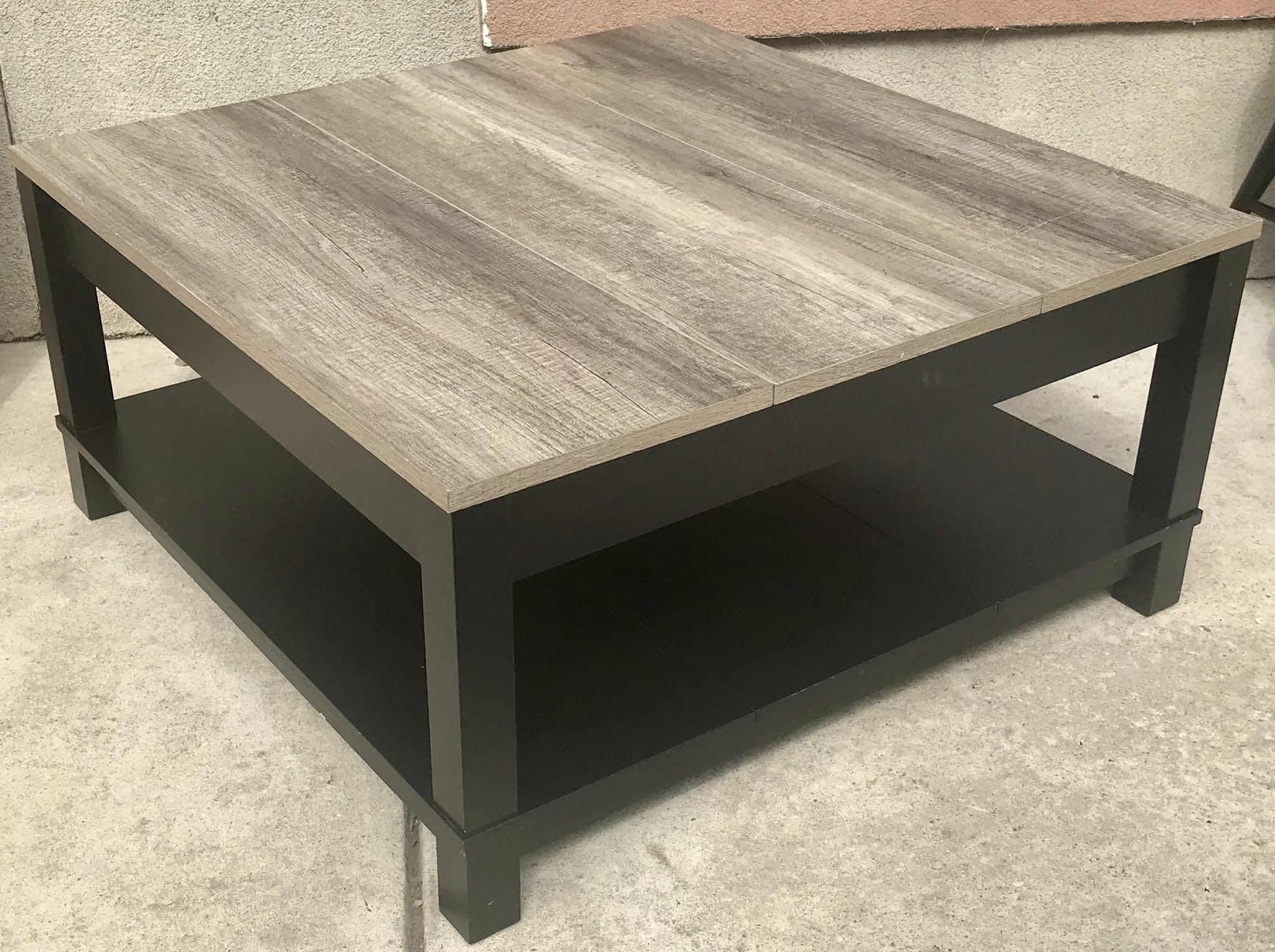 Uhuru Furniture & Collectibles 476483 Large Coffee Table with Lower