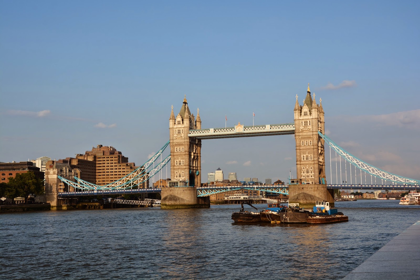 Sunny and Rainny Tower Bridge London - I.A.