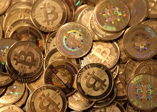 Giá Bitcoin bất ngờ tụt dốc, vốn hóa thị trường hụt 2 tỷ Đô
