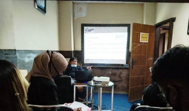 RBS I Pertemuan Kelima Belajar Jadi MC RKSB Maja FM