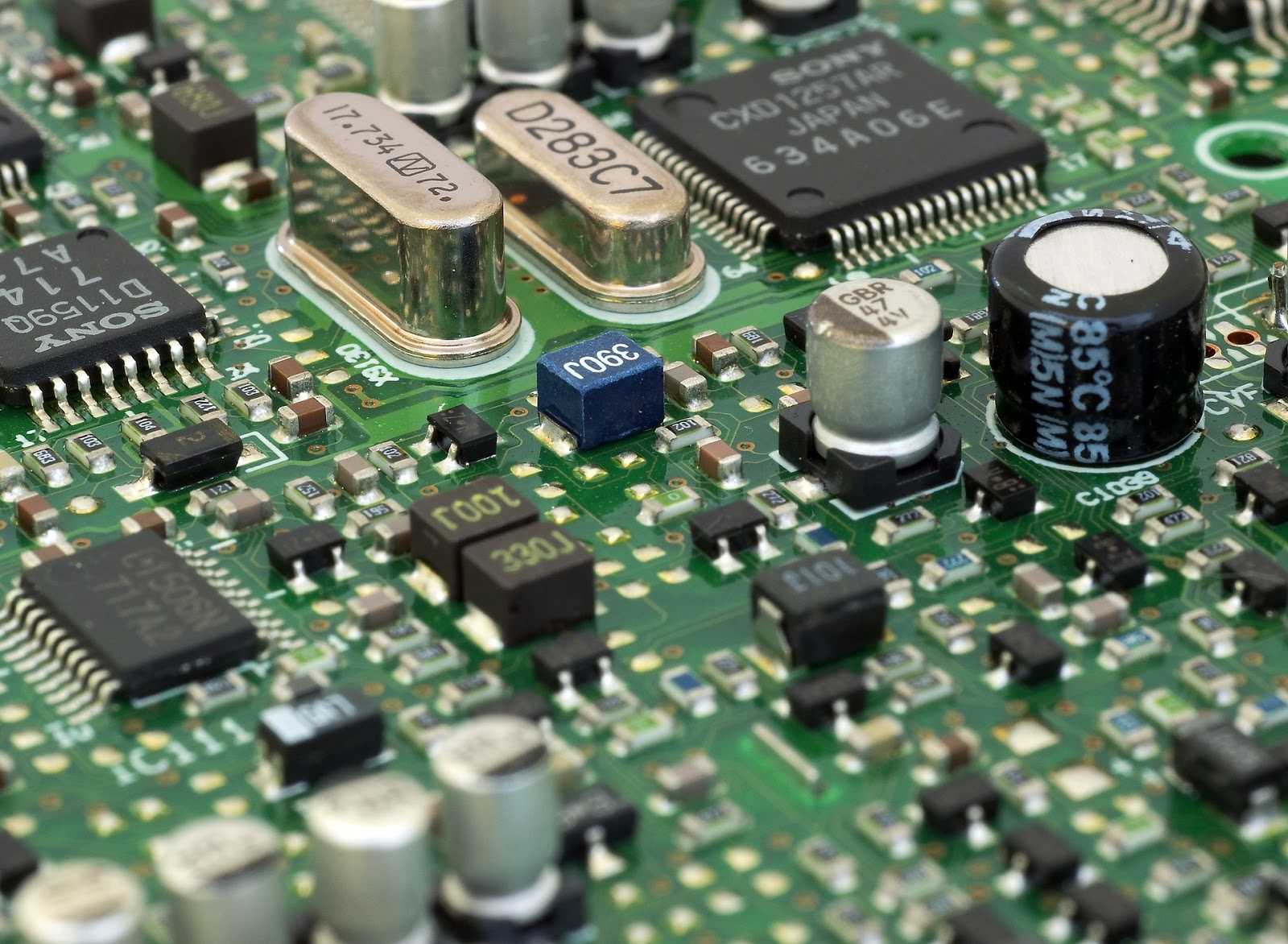 Karakteristik Transistor Efek Medan (Junction Field Effect Transistor