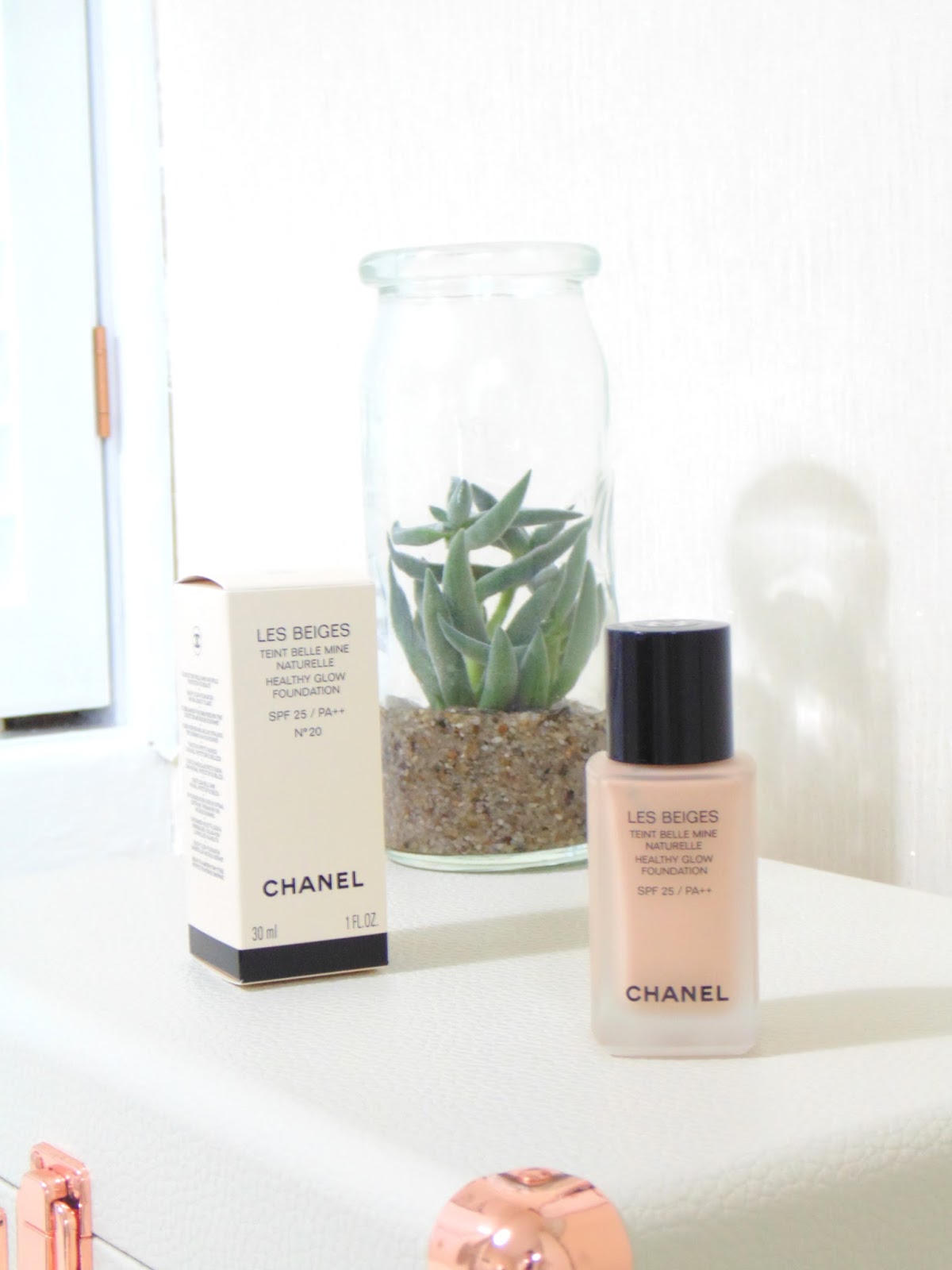 Chanel Les Beiges Healthy Glow Foundation Spf 25 No.10 1.0 Ounce