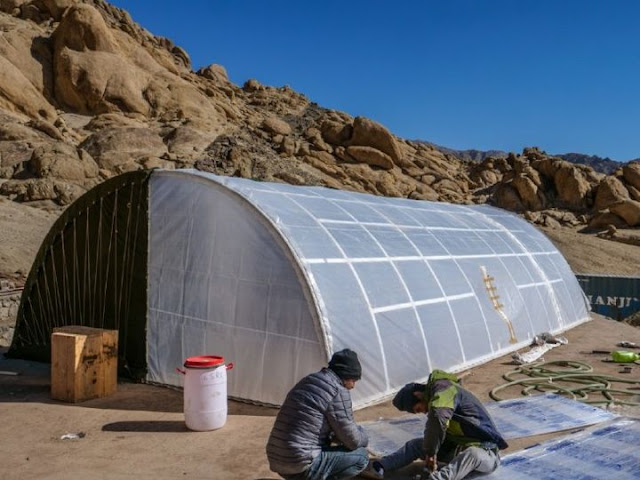 sonam wangchuk builds solar energy heating tent sonam wangchuk builds solar energy heating tent