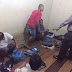 Perketat Pengawasan Dan Jaga Kebersihan, Kasat Tahti Polres Aceh Timur Bersihkan Kamar Tahanan