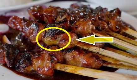 Awas! Beredar Sate Kambing Yang Dioplos Dengan Daging Anjing, Ini Pengakuan Penjualnya