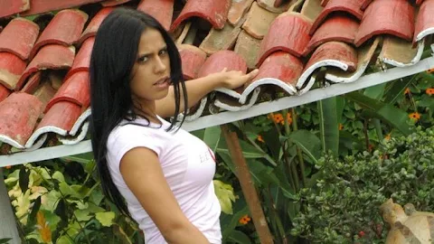 Andrea Rincon, Selena Spice Galería 12 – En La Finca