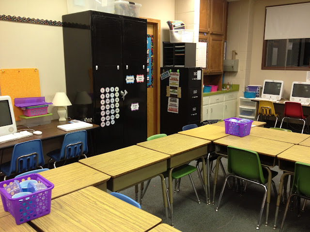 neon-and-bright-classroom-decor
