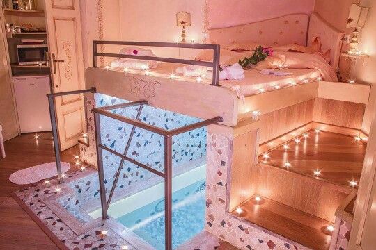 Habitación con piscina debajo de la cama | Construccion y Manualidades