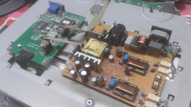 Pengalaman Memperbaiki Monitor Lcd Hidup Sebentar Lalu Mati
