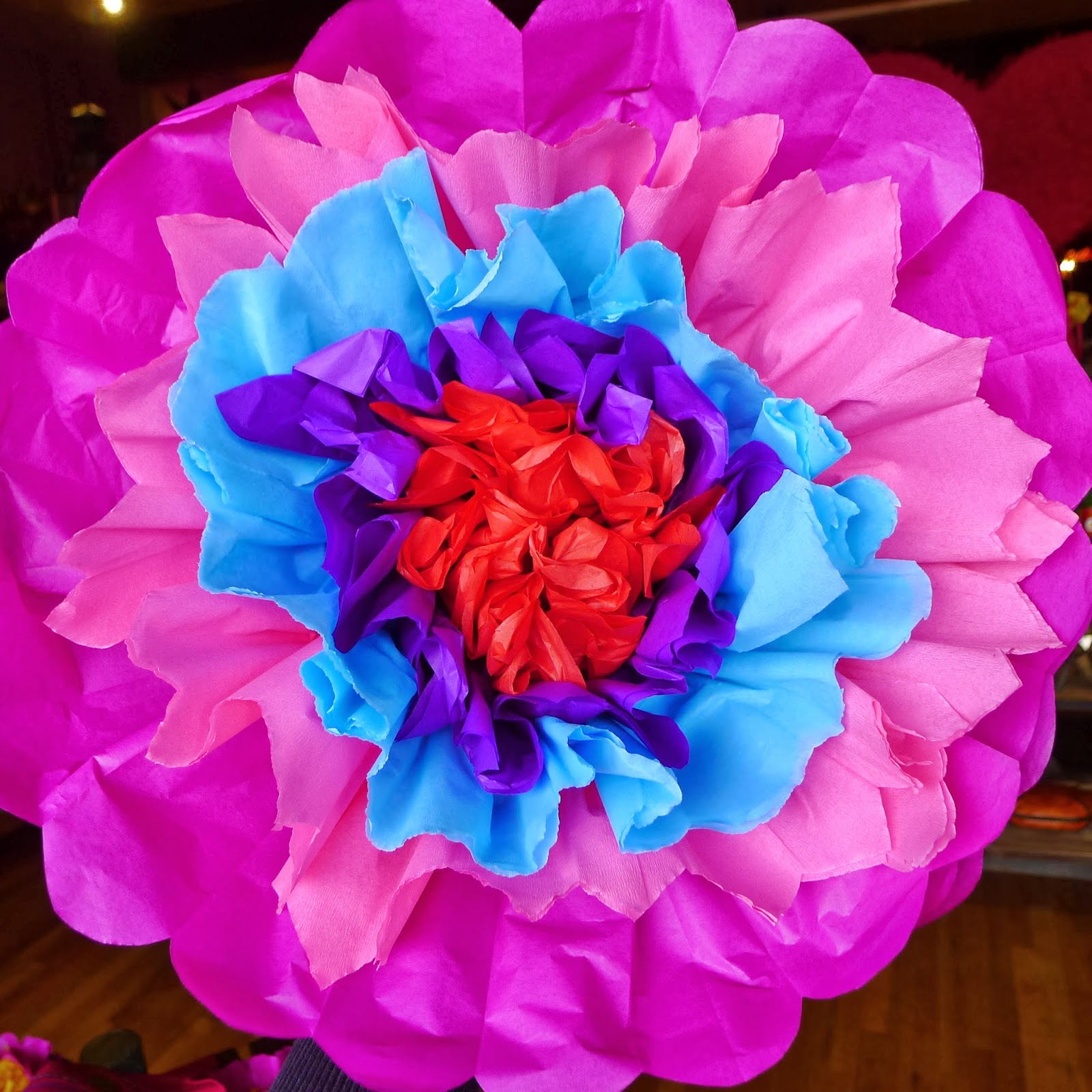 Tutorial- How To Make DIY Giant Tissue Paper Flowers - Hello