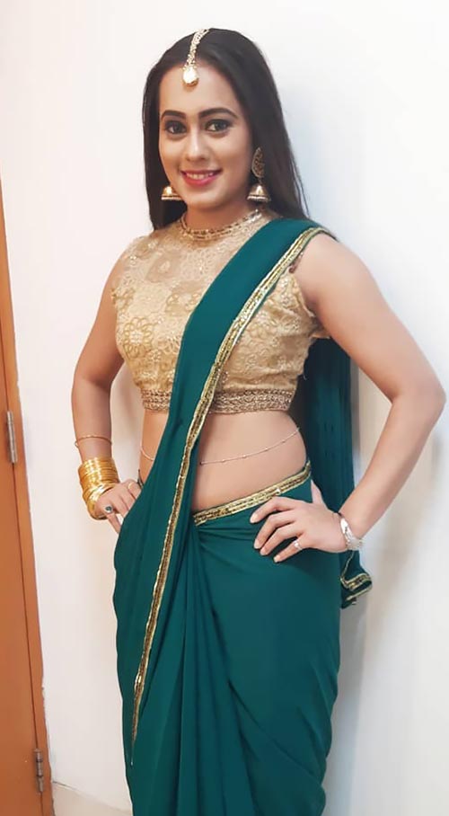 40 beautiful photos of Krutika Desai of Saath Nibhaana Saathiya 2. Wiki Bio, films, Age, music videos.
Top 10 of Bollywood Hollywood Actresses, movies, photoshoots, music, fun Navel Queens Krutika Desai actress saath nibhaana saathiya 2 radhika baalveer returns masti pari
