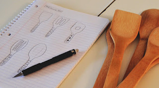 Utensilios y gadgets de cocina hechos de madera