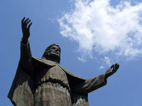 Ladio isaac dos reis: PATUNG KRISTUS RAJA ( CRISTO REI )