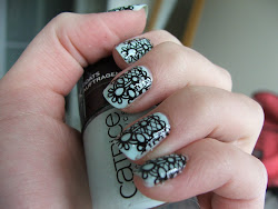 GirlsAndBeyond: DIY Lace Nails
