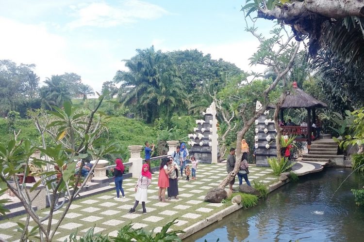 T Garden Medan, Wisata Sumut dengan Kearifan Bali Karo Gaul