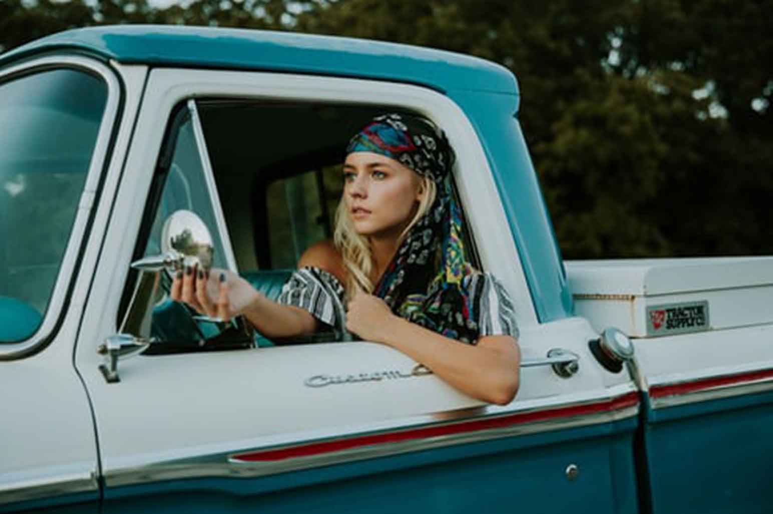 Solo Female Travelers: Dos and Don’ts on Safety on the Road Solo Female Travelers: Dos and Don’ts on Safety on the Road