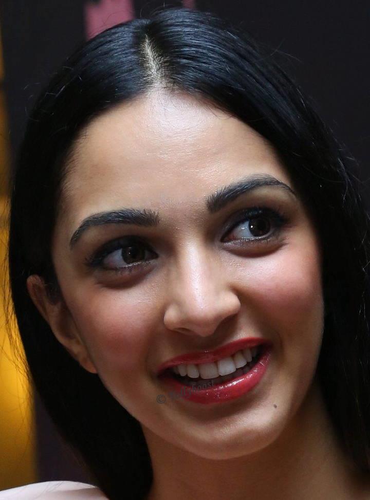 [Image: Indian%2Bhot%2BGirl%2BActress%2BKiara%2B...6%2529.jpg]