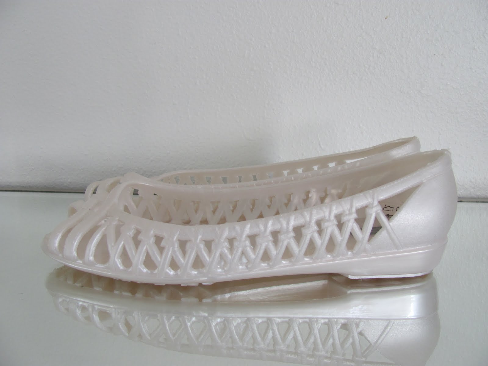 MyEbayShtuff: Aldo White/Opalescent Plastic Jelly Peep Toe Summer Flats ...