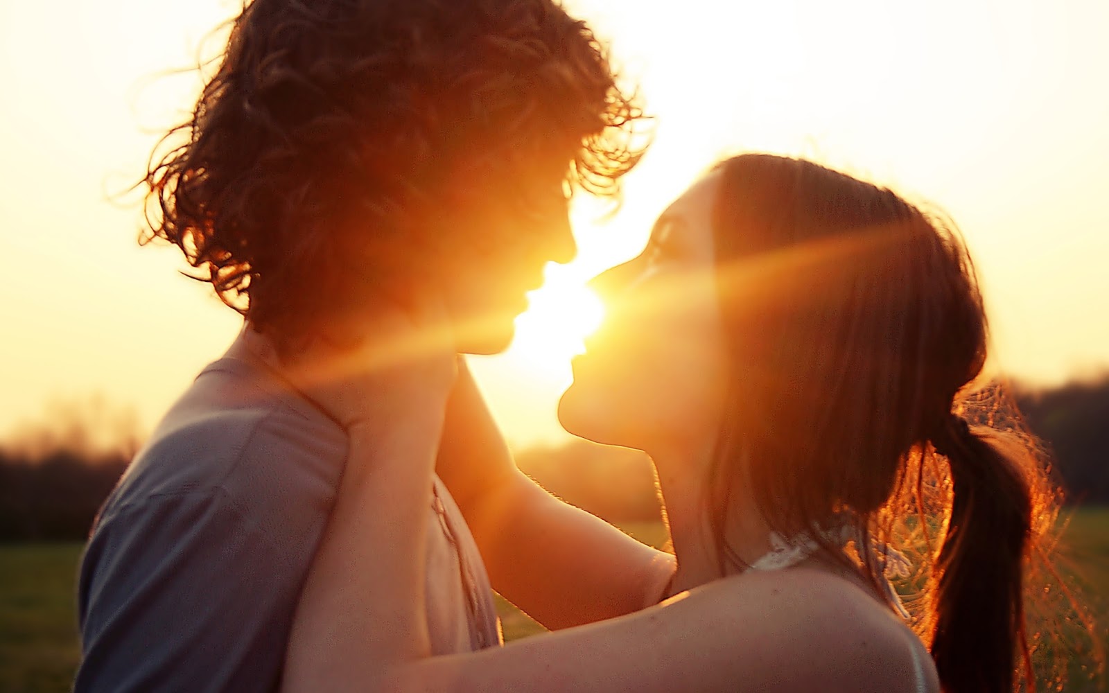 Loving Couple Pic's - CoOl AnD StYlIsH Dp On Fb