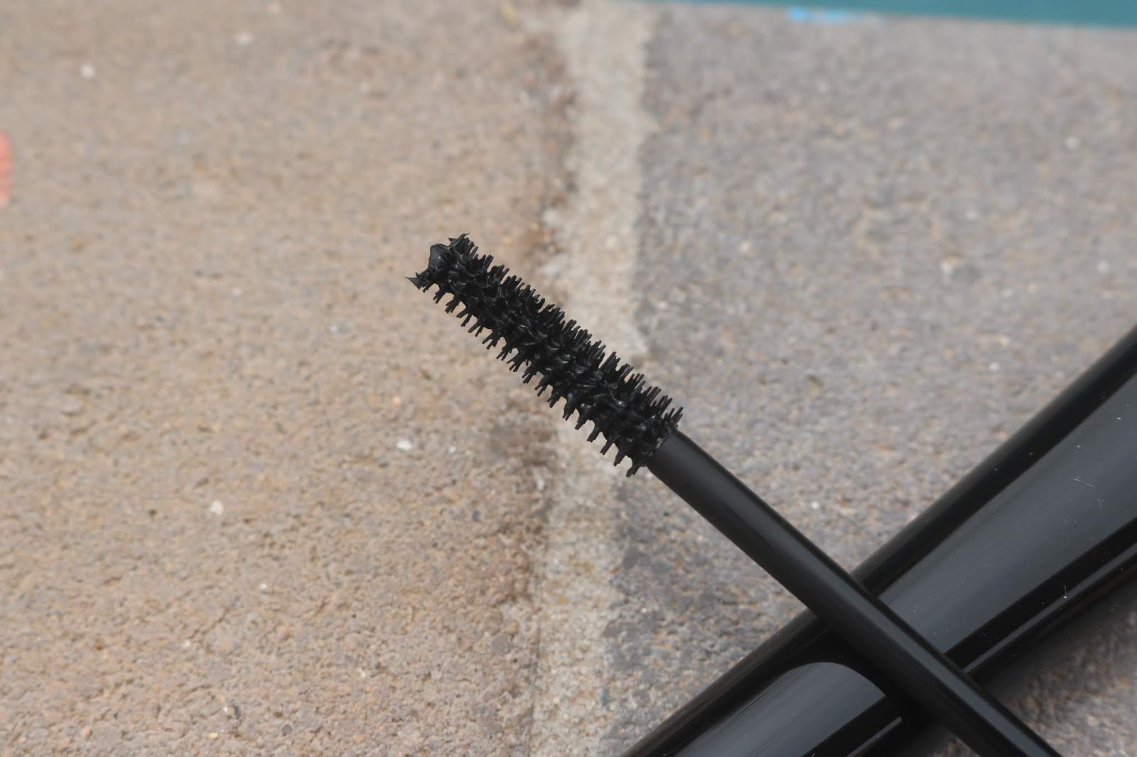 IT Cosmetics Superhero Elastic Stretch Volumizing Mascara