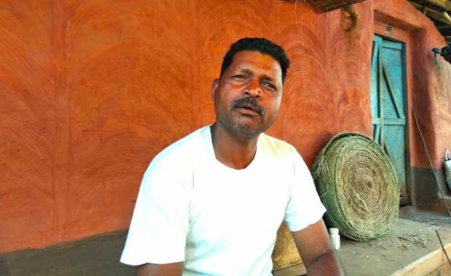 Jharkhand cops "forced" village headman to sign land acquisition pap photo image