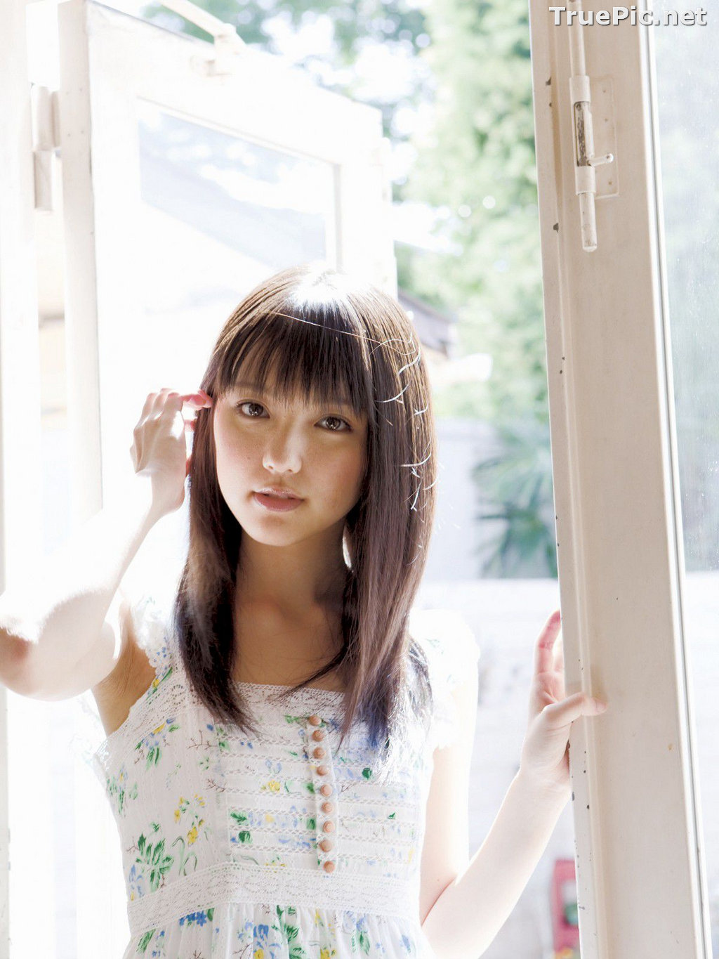 Image Japanese Singer and Actress - Erina Mano - Summer Greeting Photo Set - TruePic.net - Picture-31