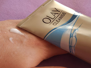 olay-cleansing-balm-texture