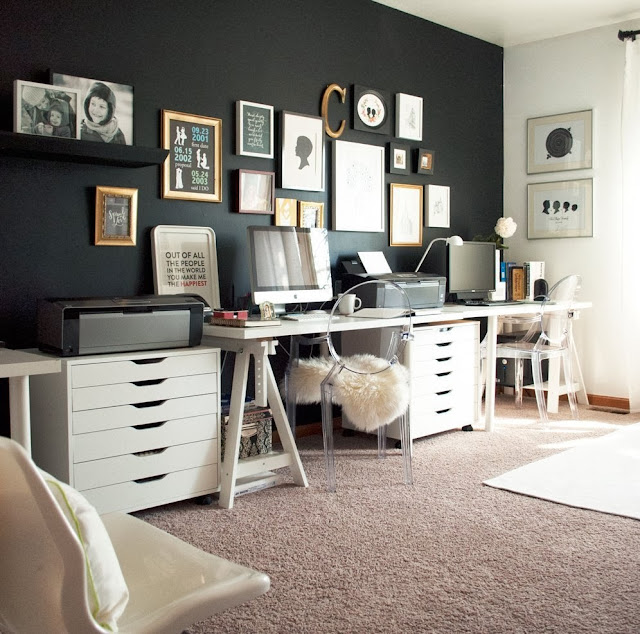 Home office com parede preta é arrojado e clean. Blog Achados de Decoração Home office com parede preta é arrojado e clean. Blog Achados de Decoração
