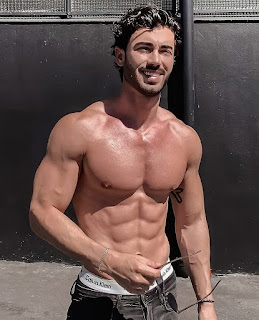 Too Hot To Handle! Muscular Men in Sexy Vibes