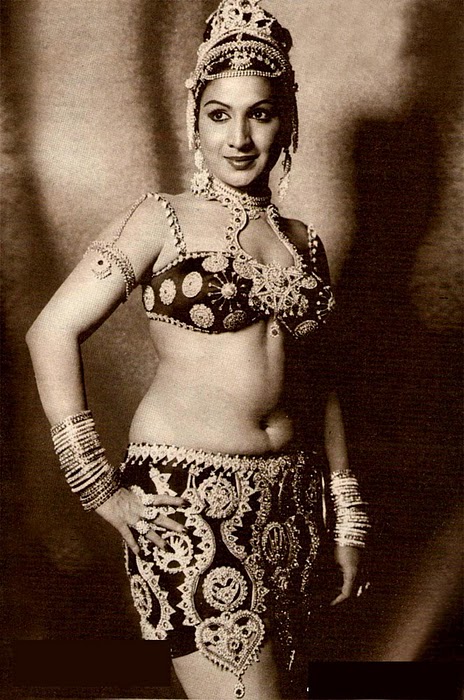Free Old Malayalam Sexy Actress Stills 42