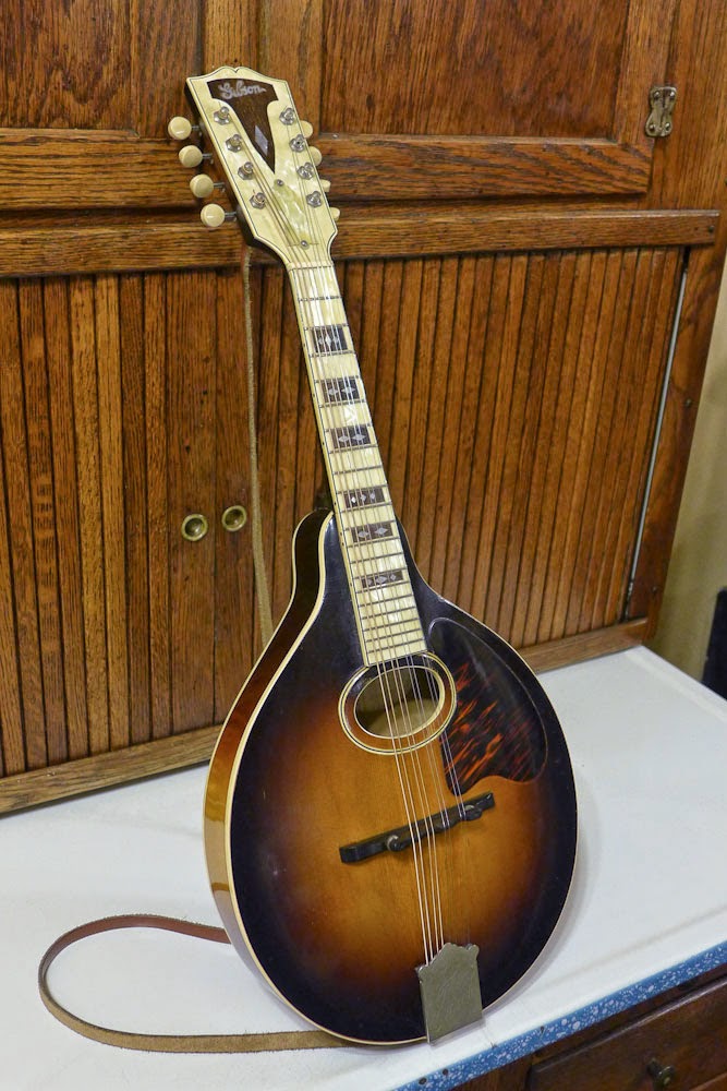 1937 Gibson ACentury Carvedtop Mandolin