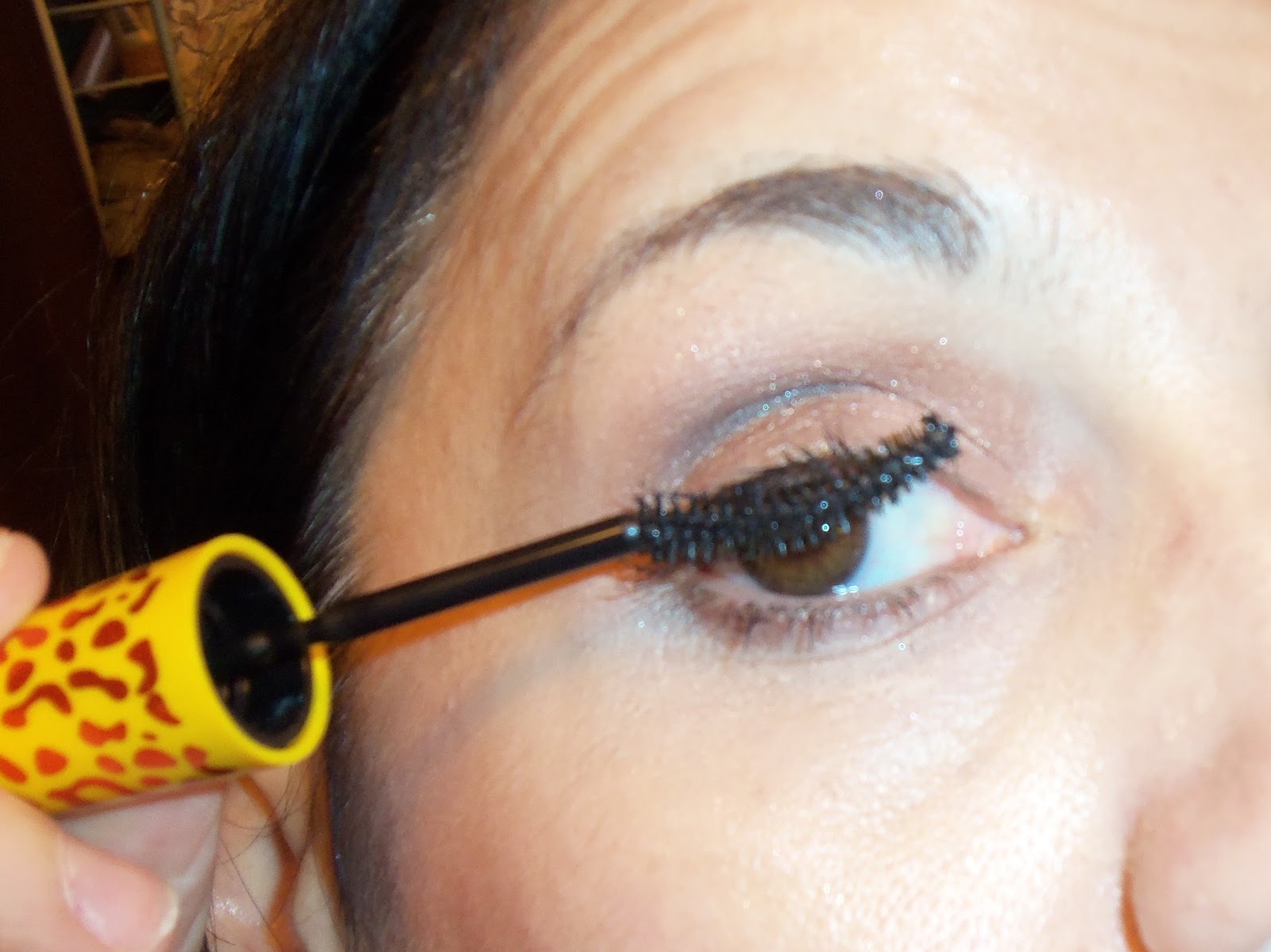 Review Colossal Cat Eyes Mascara by Maybelline..MEOW!