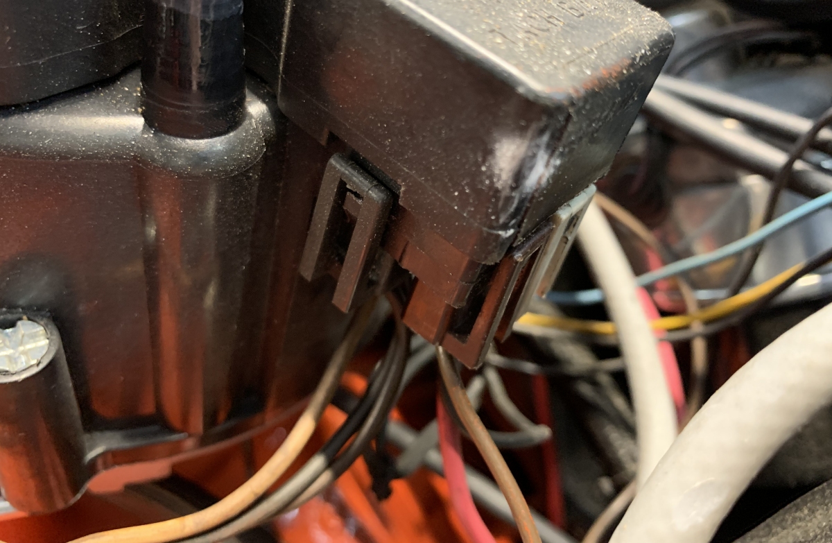 1976 Corvette Stingray Restore, Repair, Detail Replace Distributor Cap and Rotor on a '76 Corvette