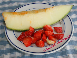  957º Menú, <strong>Arroz</strong> con frutos del mar, <strong>pescado</strong> rebozado y croquetas, ensalada y fruta 