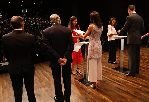 Queen Letizia wore Zara waistcoat with inverted lapel collar. La Caixa Scholarships presentation. La Caixa foundation