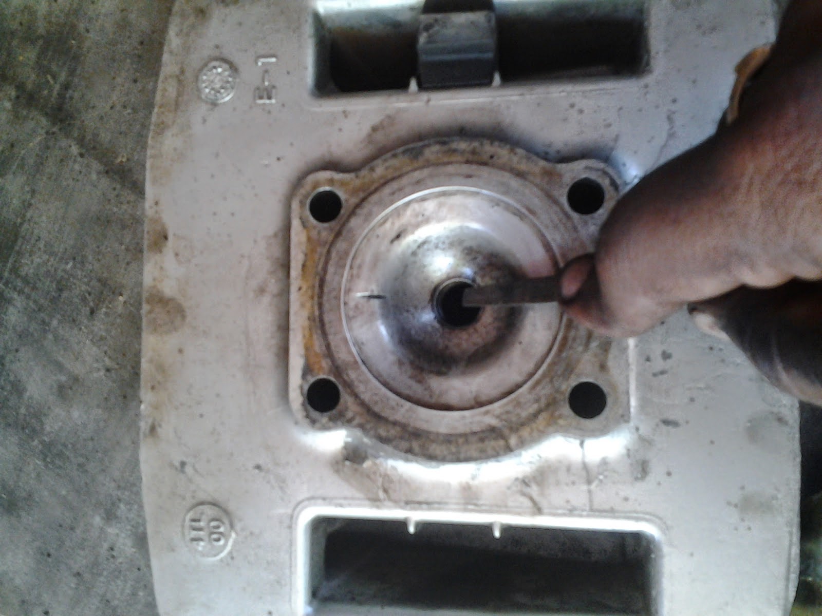 2 stroke mania Yamaha RX Cylinder Head Grooving For mileage and