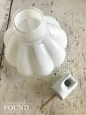 coastal style,beach style,decorating,diy decorating,re-purposing,white,DIY,vintage style,boho style,neutrals,vintage,thrifted,fall,pumpkins,fall decorating, pumpkin decor, decorating with pumpkins, diy pumpkins,glass globe pumpkins,glass pumpkins,fall home decor,farmhouse decor,boho chic home decor,boho chic fall decor