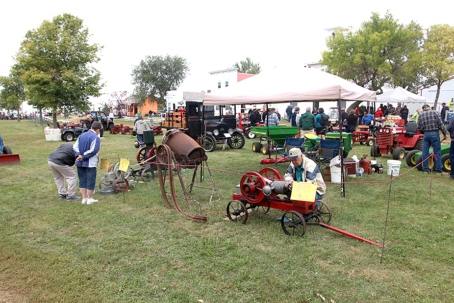 Hutchinson Herald, Menno, South Dakota Sept. 28, 2017 Menno Pioneer