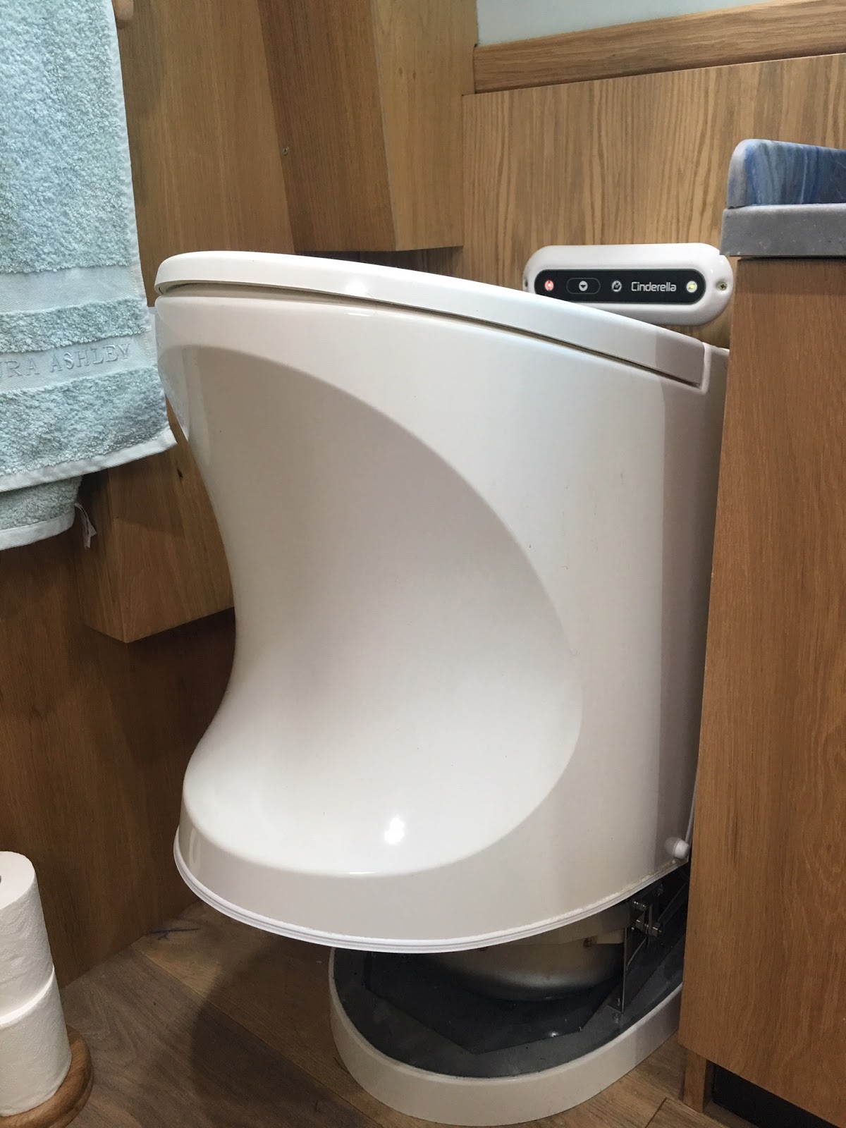 Incineration or composting toilet on a narrowboat? Both!