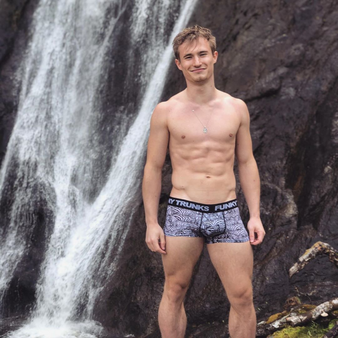 Jack Laugher - Shirtless Twitter Pics.