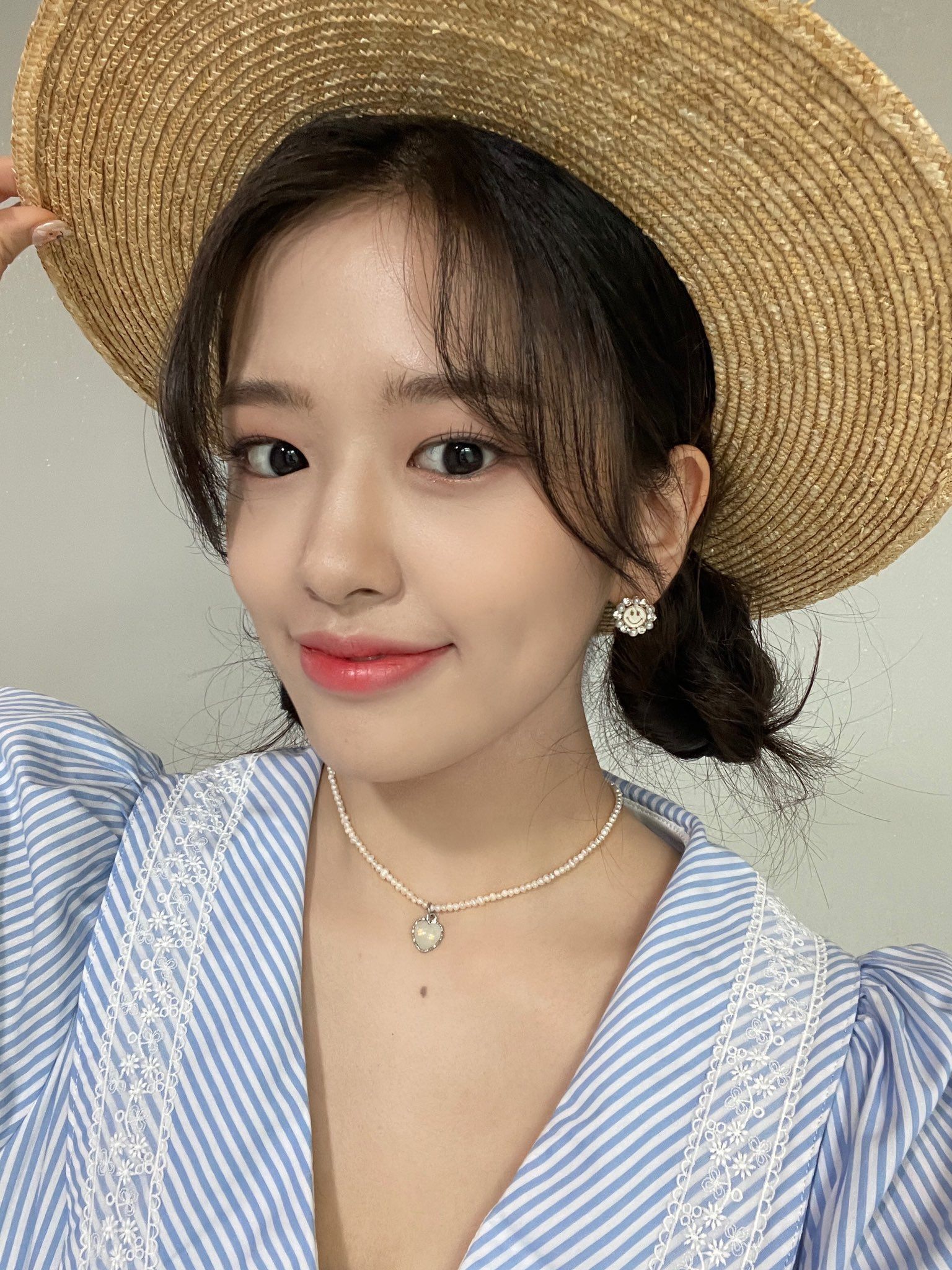 210808 인기가요 안유진 - 꾸르