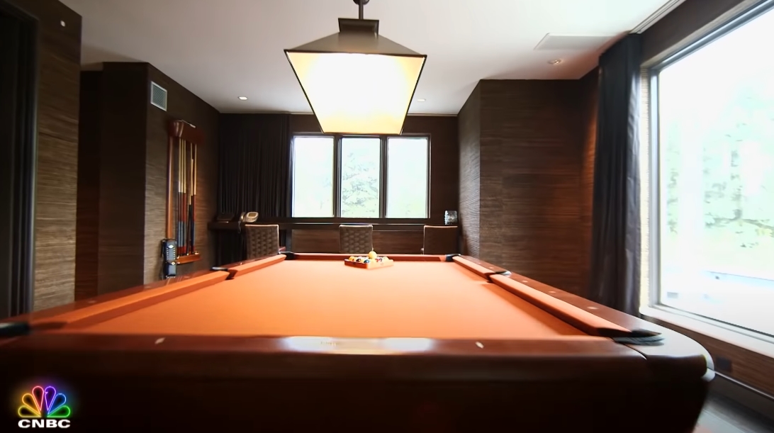 66 Interior Design Photos vs. Michael Jordan's Chicago & Bel Air Mega-Mansions Tour | Secret Lives of The Super Rich
