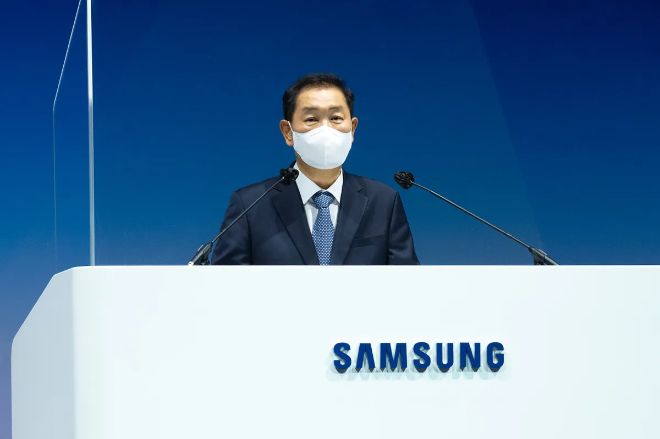 CEO Samsung xin lỗi vì scandal bóp hiệu năng trên Galaxy S22