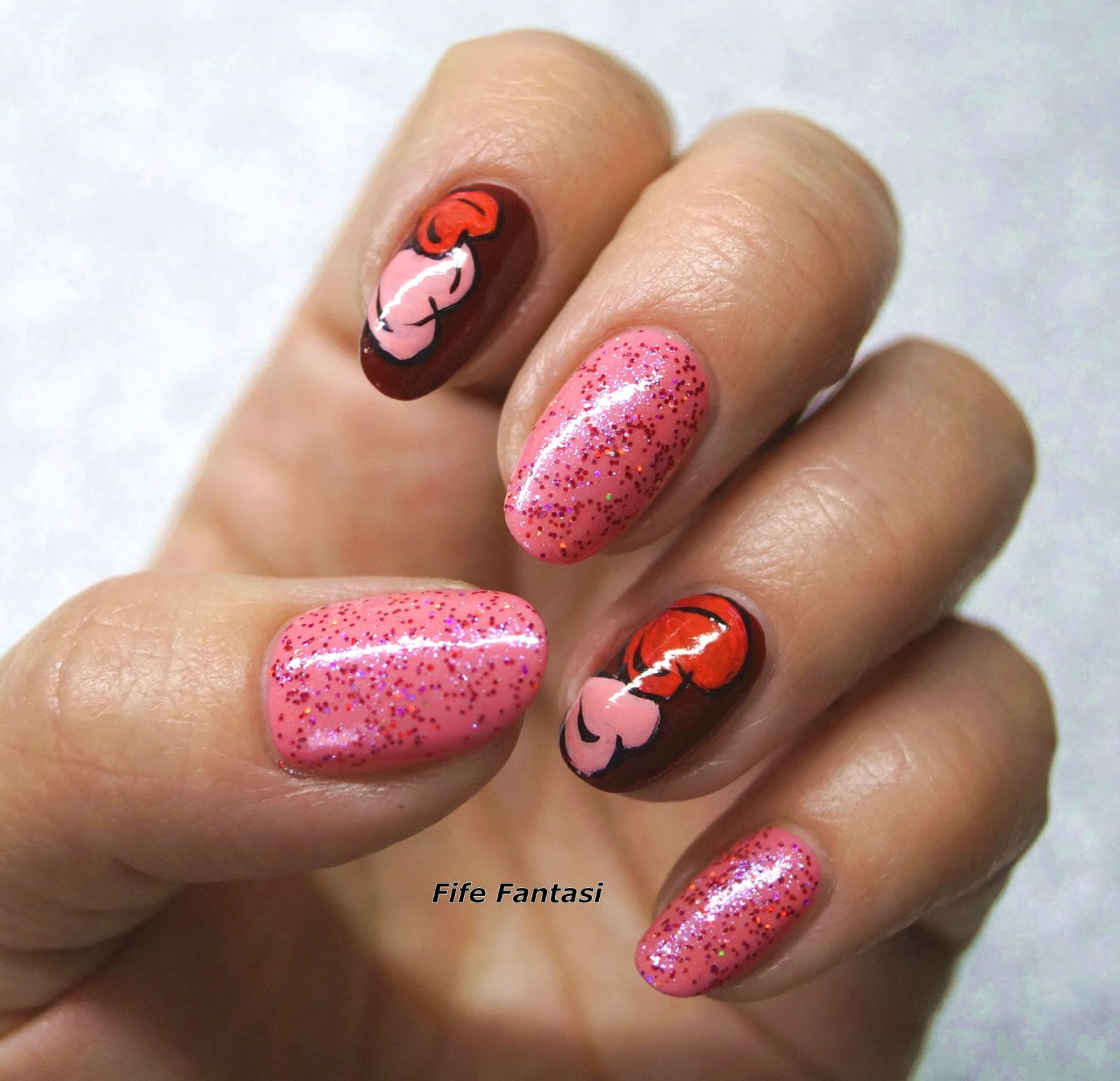 Fife Fantasi Nails