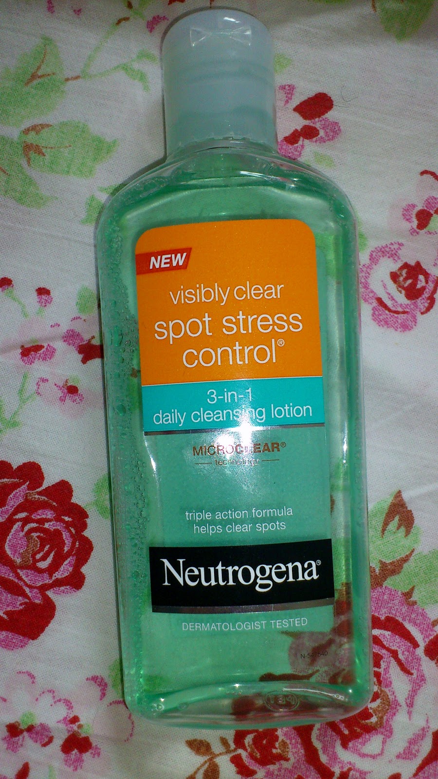 Its Amiieeism Neutrogena Visibly Clear Spot Stress Control 3in1 Daily Cleansing Lotion