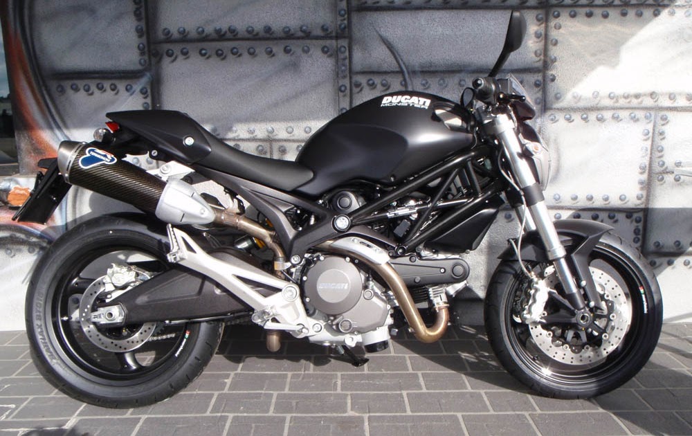 Speedy Bikes ducati monster 696 black