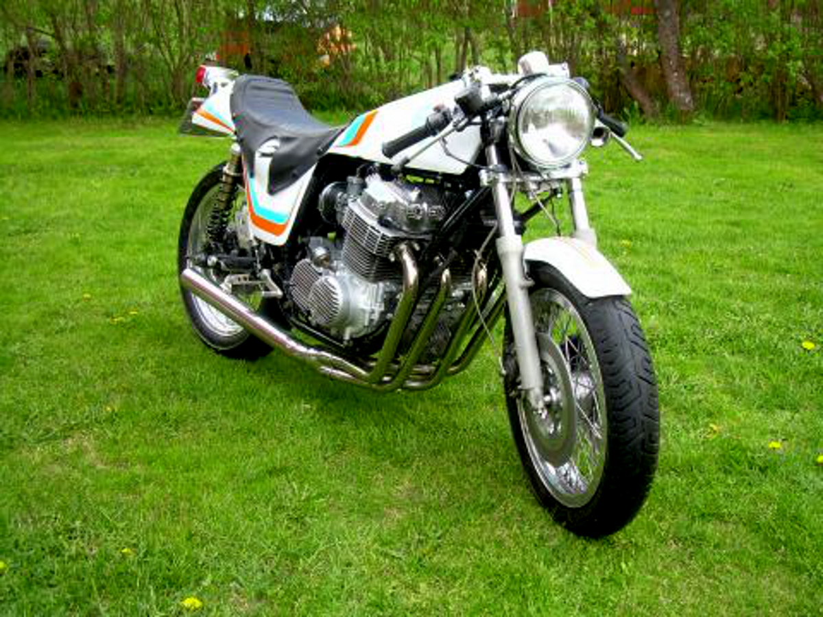 Cling on for dear life !!! Honda CB750 Muscle Machine Body