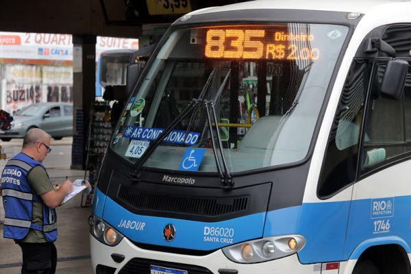 Gestão Crivella lacra 12 ônibus e aplica 27 multas em linhas urbanas que faziam “promoção” de tarifa 1 49085230202 1fe1131f8c c